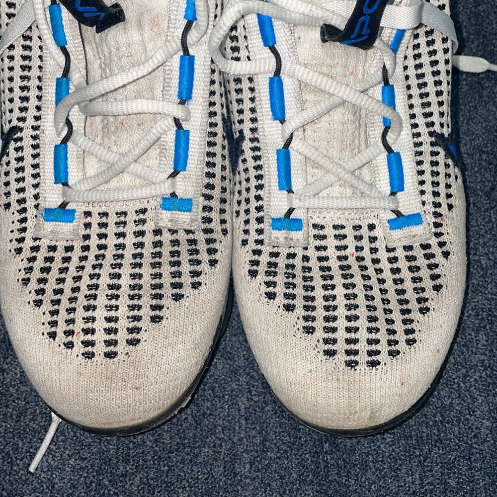 Nike - Picture 2 of 9